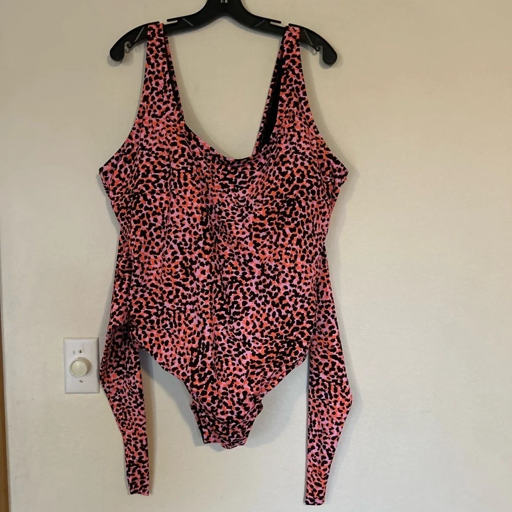 NWT Fabletics 4X Scoop Tie Back Shaping One-Piece Swimsuit Animal Print
